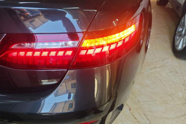 Used Mercedes-Benz E-Class 2023-Year Restyled E 260 Coupe Exterior 6