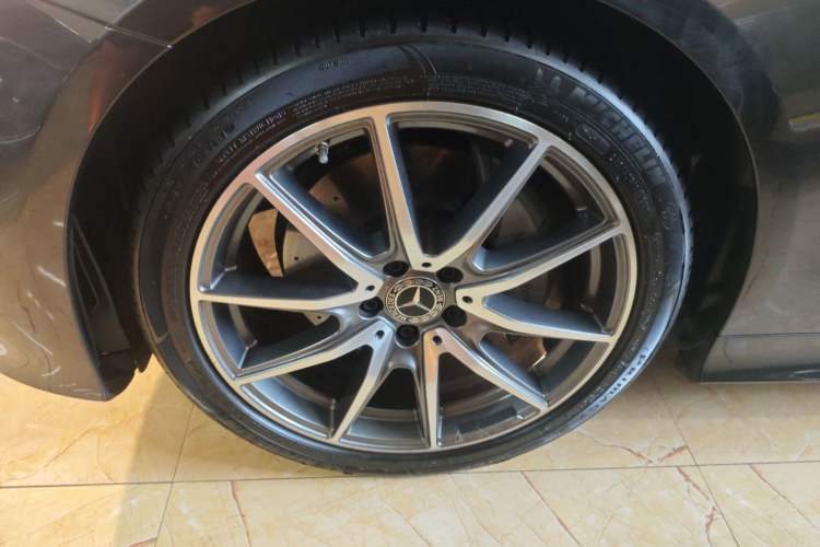 Used Mercedes-Benz E-Class 2023-Year Restyled E 260 Coupe Exterior 7