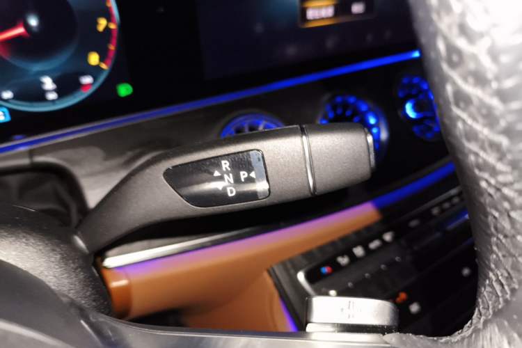 Used Mercedes-Benz E-Class 2023 E 300 Coupe Gear Lever