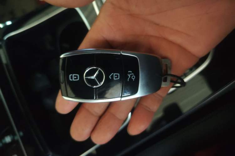 Used Mercedes-Benz E-Class 2023-Year Restyled E 260 Coupe Interior 1