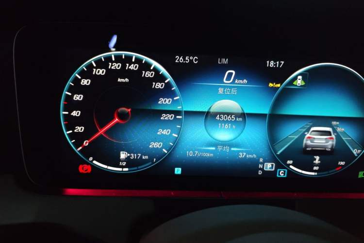 Used Mercedes-Benz E-Class 2023 E 300 Coupe Odometer Close Up