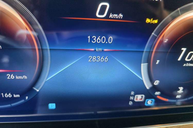 Used Mercedes-Benz E-Class 2023 Facelift E 260 L Odometer Close Up