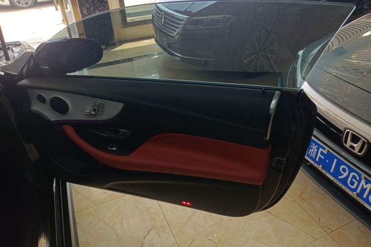 Used Mercedes-Benz E-Class 2023-Year Restyled E 260 Coupe Right Front Door Interior