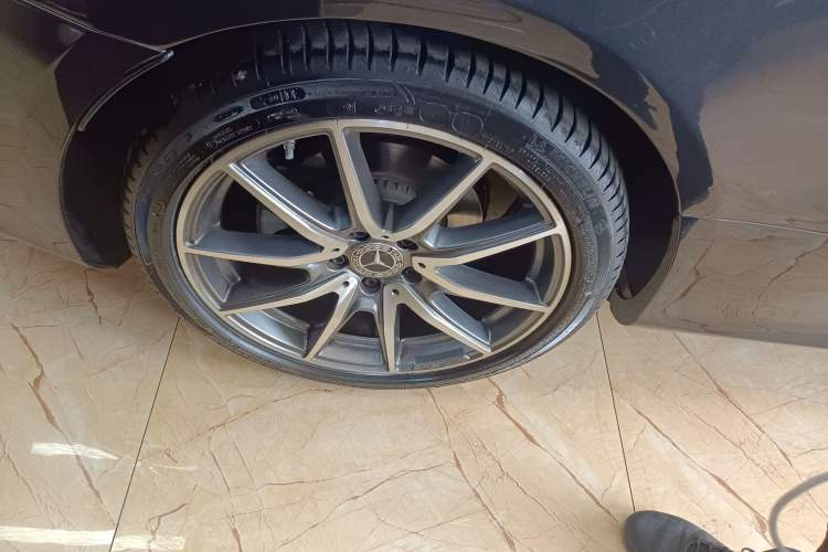 Used Mercedes-Benz E-Class 2023-Year Restyled E 260 Coupe Right Rear Wheel Hub