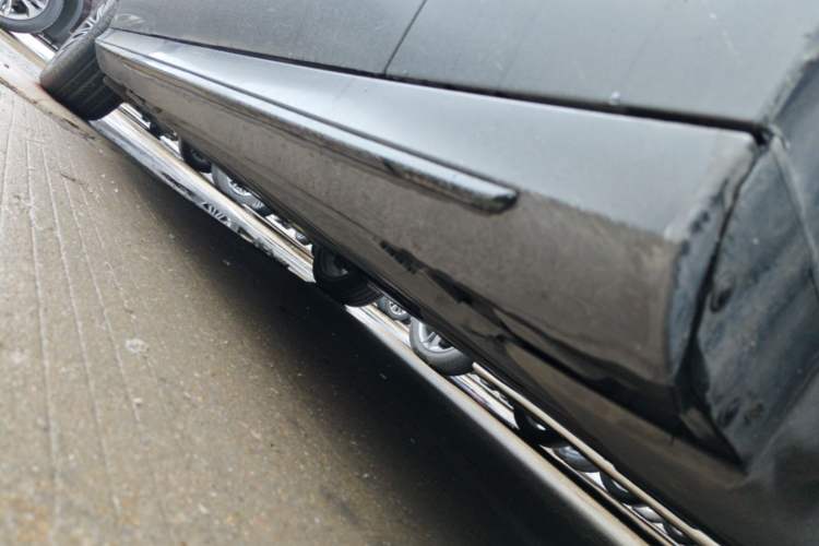 Used Mercedes-Benz E-Class 2023 Restyled E 260 L Sport Edition Right Side Sill