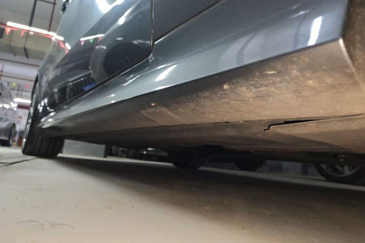 Used Mercedes-Benz E-Class 2023 E 260 Coupe Right Side Sill