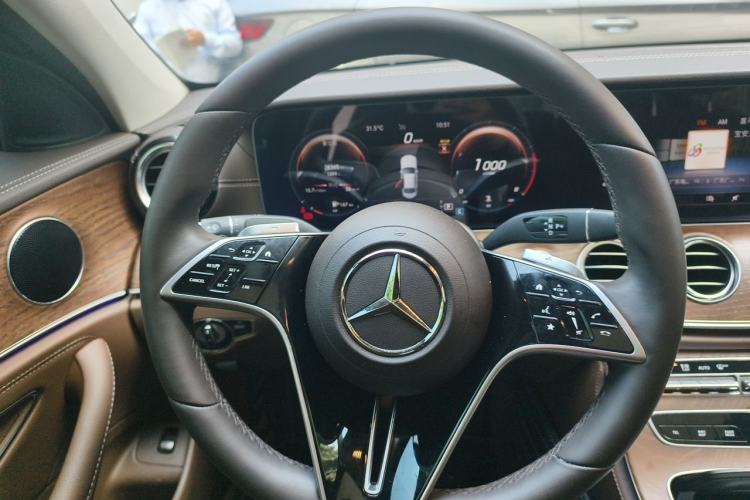 Used Mercedes-Benz E-Class 2023 Facelift E 260 L Steering Wheel