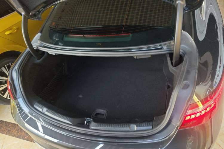 Used Mercedes-Benz E-Class 2023-Year Restyled E 260 Coupe Trunk