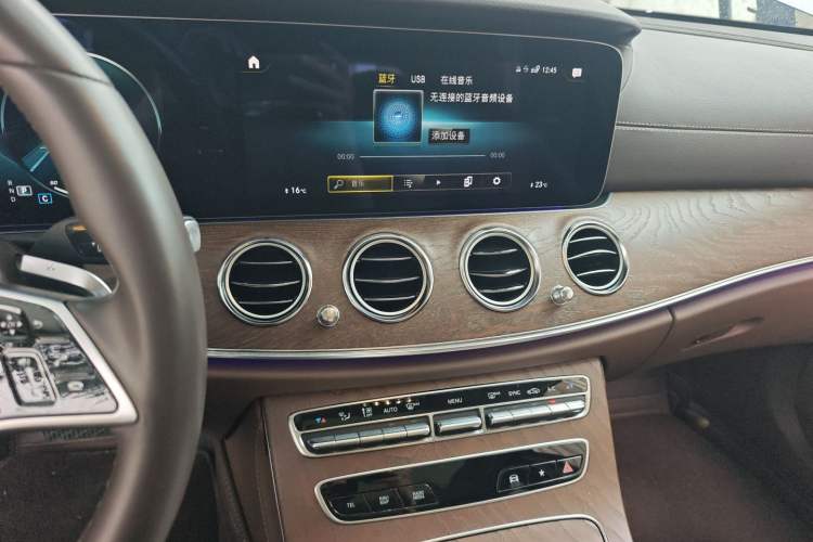 Used Mercedes-Benz E-Class 2023 Facelift E 260 L Audio And AC Panel