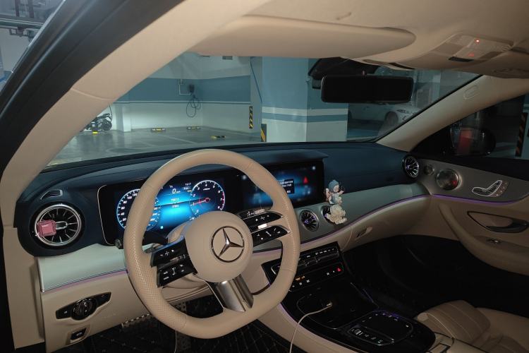 Used Mercedes-Benz E-Class 2023 E 260 Coupe Center Console
