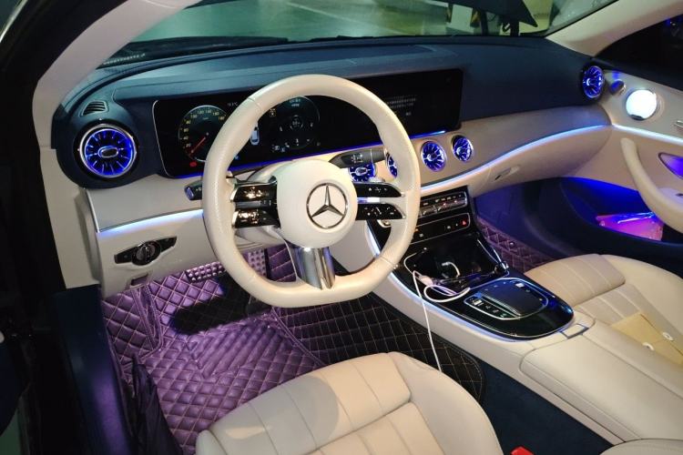 Used Mercedes-Benz E-Class 2023 E 260 Coupe Center Console