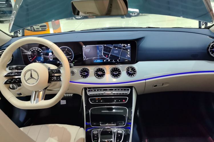Used Mercedes-Benz E-Class 2023 E 260 Convertible Coupe Center Console