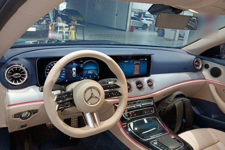 Used Mercedes-Benz E-Class 2023 E 260 Coupe Center Console
