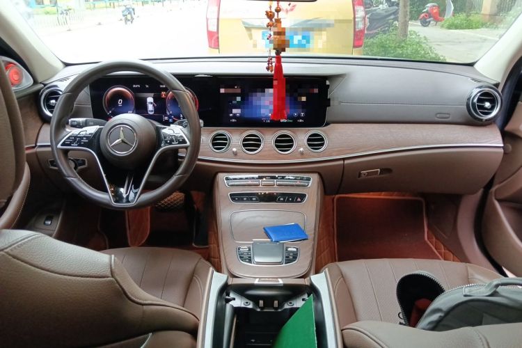Used Mercedes-Benz E-Class 2023 Updated E 300 L Luxury Edition Center Console