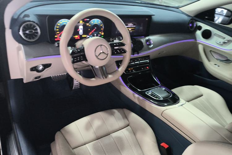 Used Mercedes-Benz E-Class 2023 E 260 Coupe Center Console