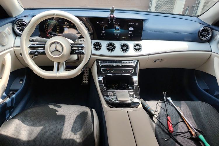 Used Mercedes-Benz E-Class 2023-Year Restyled E 260 Coupe Center Console