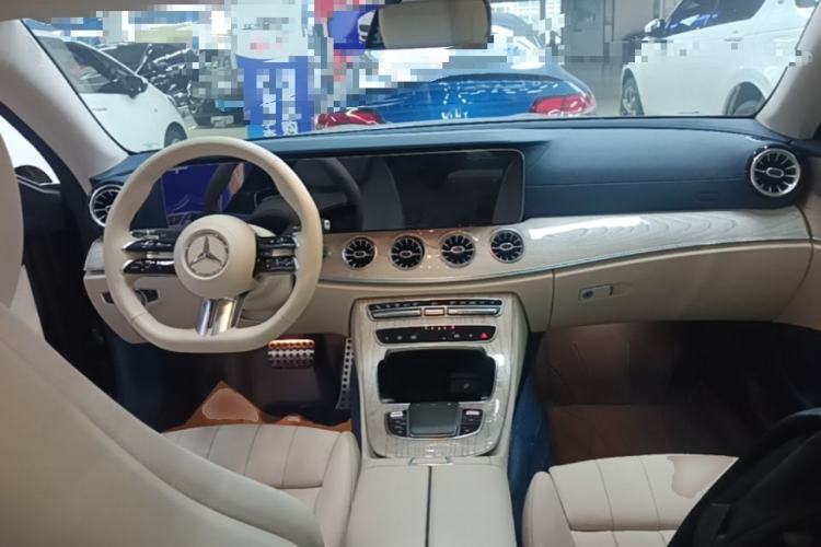 Used Mercedes-Benz E-Class 2023 E 260 Coupe Center Console