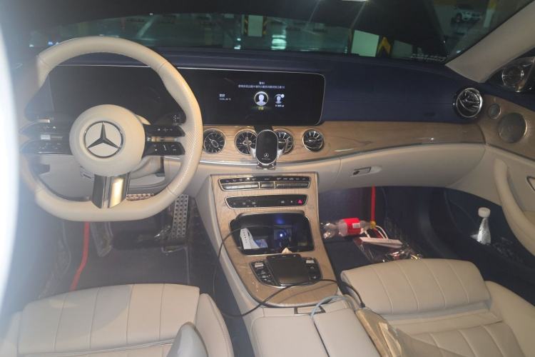 Used Mercedes-Benz E-Class 2023 E 260 Coupe Center Console