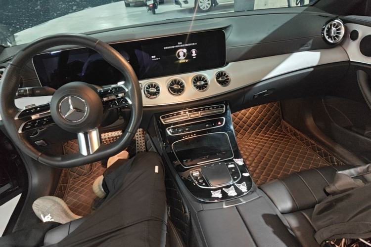 Used Mercedes-Benz E-Class 2023 E 260 Coupe Center Console