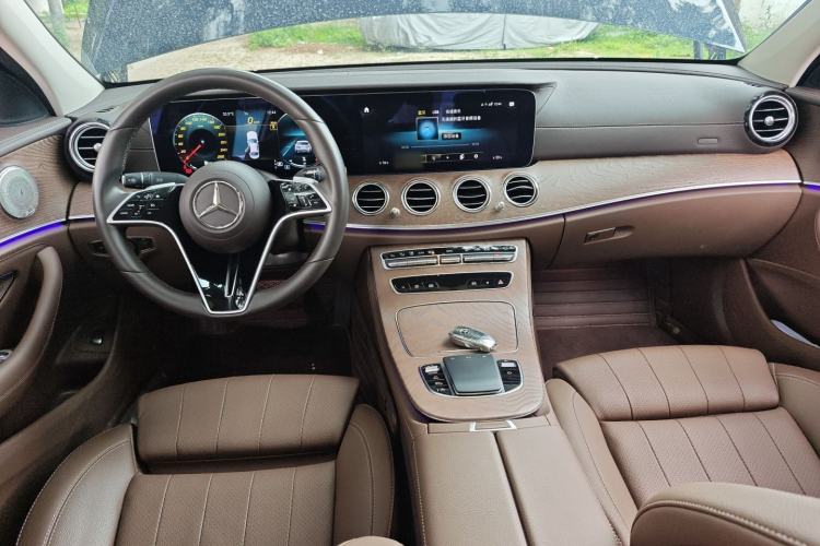 Used Mercedes-Benz E-Class 2023 Facelift E 260 L Center Console
