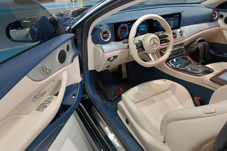 Used Mercedes-Benz E-Class 2023 E 260 Coupe Driver Seat