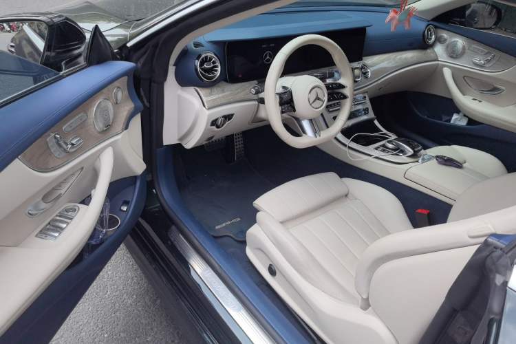 Used Mercedes-Benz E-Class 2023 E 260 Convertible Coupe Driver Seat