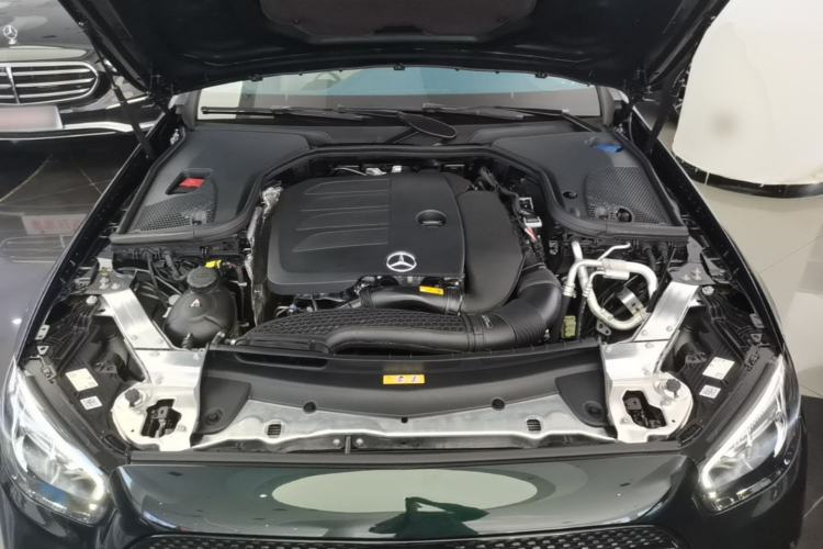 Used Mercedes-Benz E-Class 2023 E 260 Coupe Engine Bay