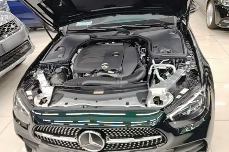Used Mercedes-Benz E-Class 2023 E 260 Coupe Engine Bay