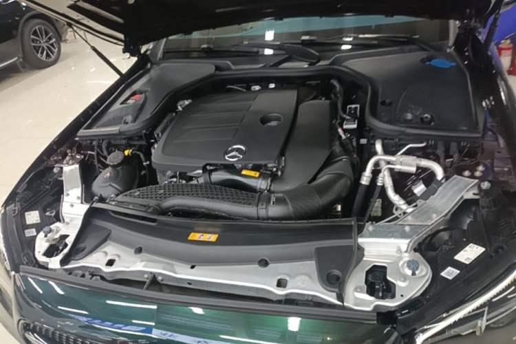 Used Mercedes-Benz E-Class 2023 E 260 Coupe Engine Bay