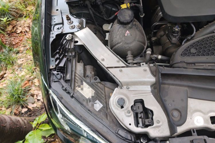 Used Mercedes-Benz E-Class 2023-Year Restyled E 260 Coupe Engine Bay Right
