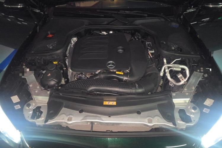 Used Mercedes-Benz E-Class 2023 E 260 Coupe Engine Bay