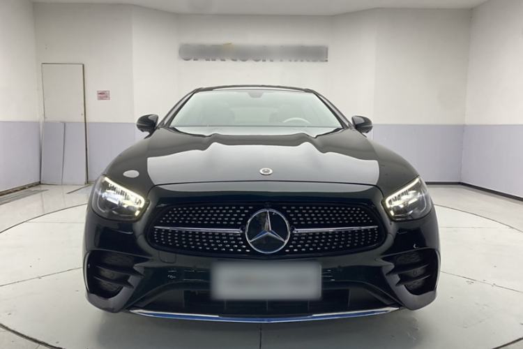 Used Mercedes-Benz E-Class 2023 E 260 4MATIC Coupe Exterior 1