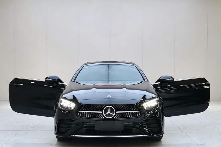 Used Mercedes-Benz E-Class 2023 E 260 Coupe Exterior 1