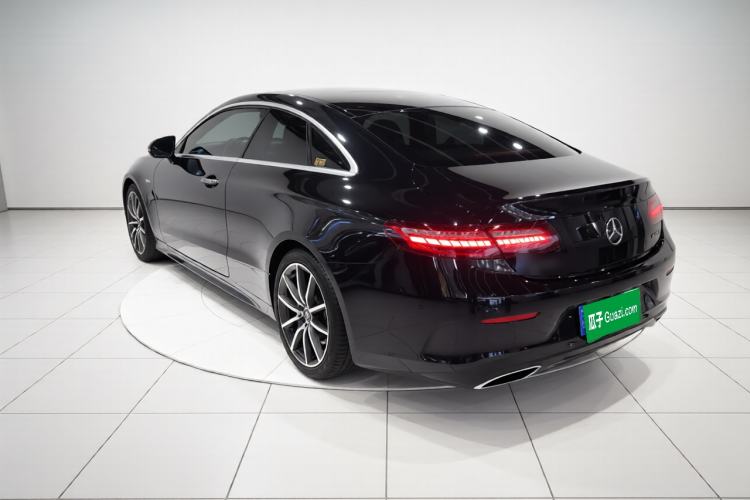 Used Mercedes-Benz E-Class 2023 E 260 Coupe Exterior 2