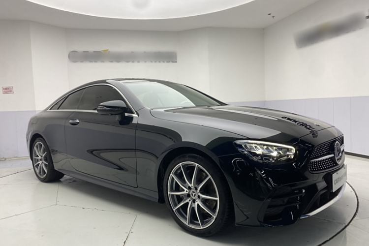 Used Mercedes-Benz E-Class 2023 E 260 4MATIC Coupe Exterior 2
