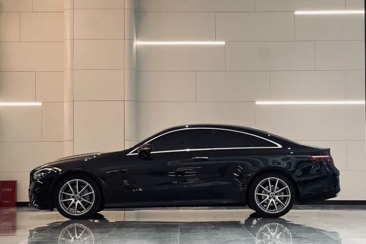 Used Mercedes-Benz E-Class 2023-Year Restyled E 260 Coupe Exterior 3