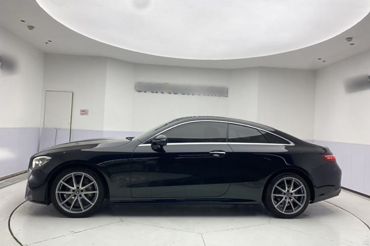 Used Mercedes-Benz E-Class 2023 E 260 4MATIC Coupe Exterior 3