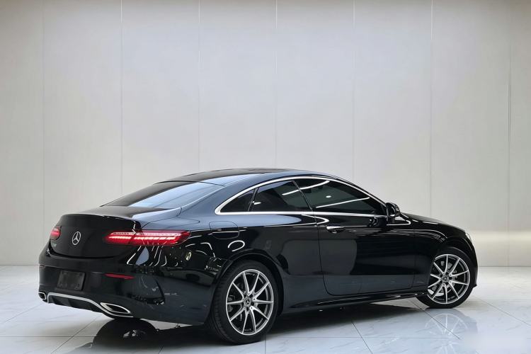 Used Mercedes-Benz E-Class 2023 E 260 Coupe Exterior 3