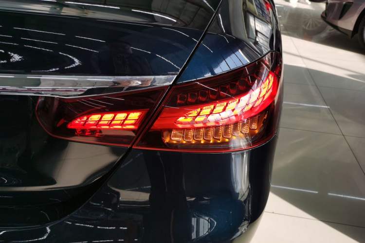 Used Mercedes-Benz E-Class 2023 E 300 L Sport Luxury Edition Exterior 6