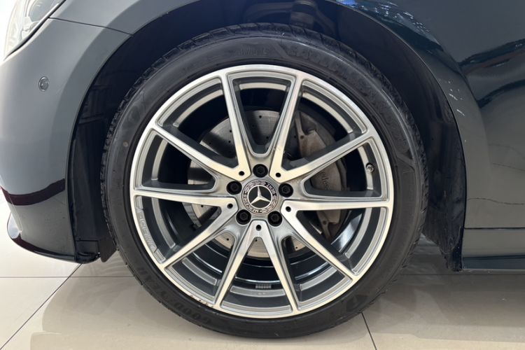 Used Mercedes-Benz E-Class 2023-Year Restyled E 260 Coupe Exterior 7