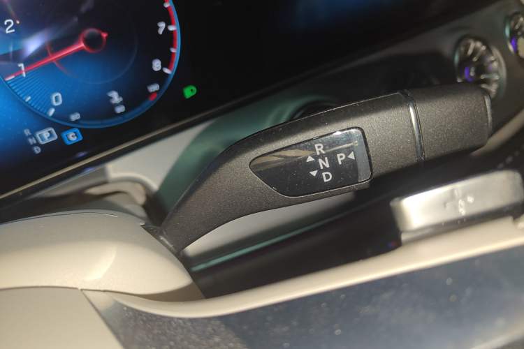 Used Mercedes-Benz E-Class 2023 E 260 Coupe Gear Lever