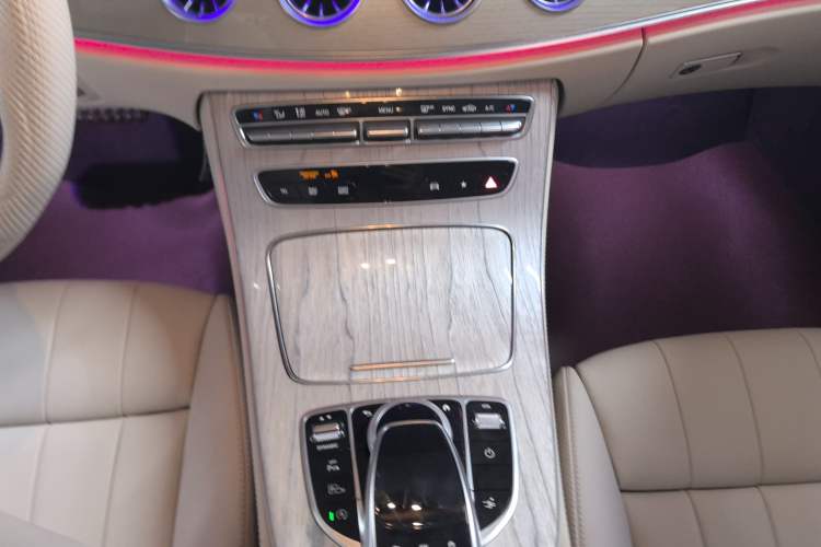 Used Mercedes-Benz E-Class 2023 E 260 Convertible Coupe Gear Lever