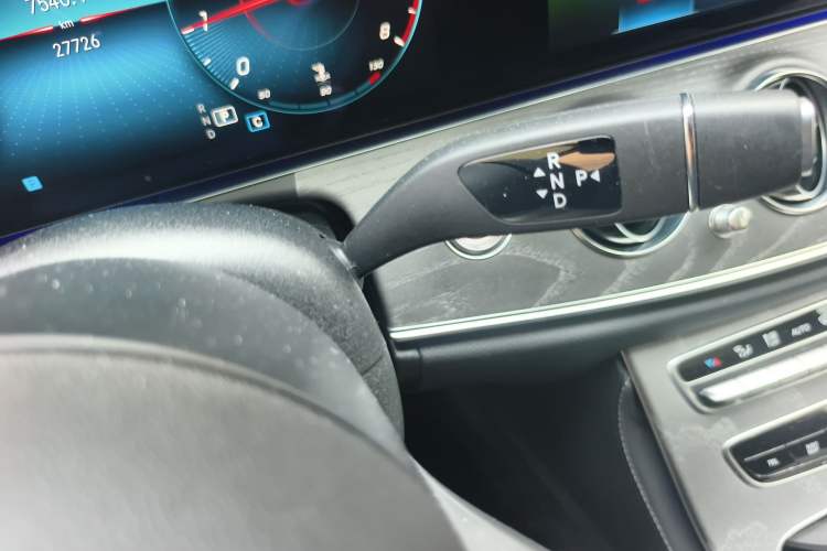 Used Mercedes-Benz E-Class 2023 Restyled E 300 L Sporty and Stylish Edition Gear Lever
