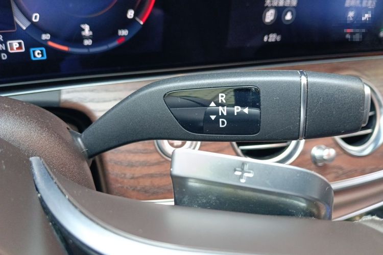 Used Mercedes-Benz E-Class 2023 Updated E 300 L Luxury Edition Gear Lever