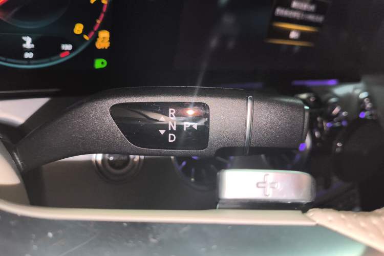 Used Mercedes-Benz E-Class 2023 E 260 Coupe Gear Lever