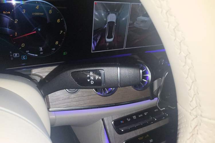 Used Mercedes-Benz E-Class 2023 E 260 Coupe Gear Lever