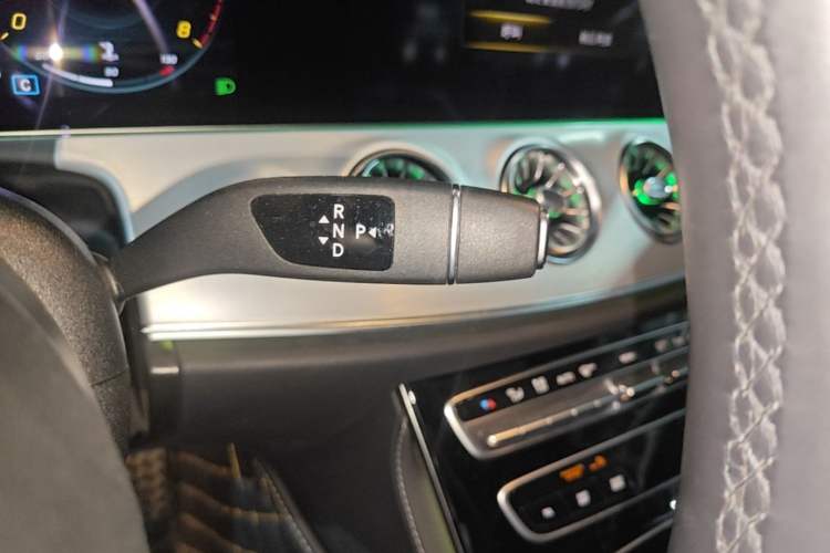 Used Mercedes-Benz E-Class 2023 E 260 Coupe Gear Lever