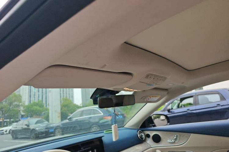 Used Mercedes-Benz E-Class 2023-Year Restyled E 260 Coupe Headliner