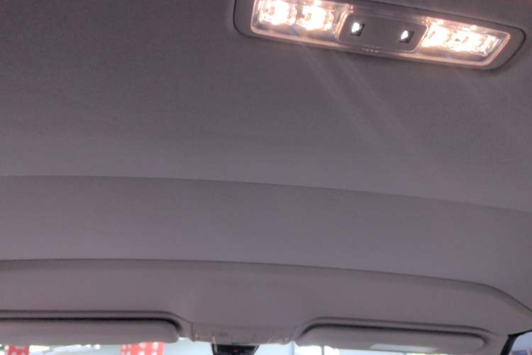 Used Mercedes-Benz E-Class 2023 E 260 Convertible Coupe Headliner