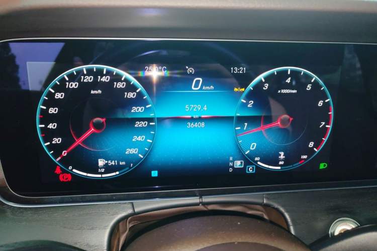 Used Mercedes-Benz E-Class 2023 Updated E 300 L Fashion Edition Instrument Cluster